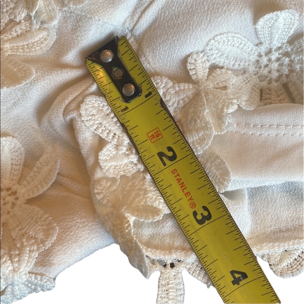 Riley & James Cream Lace Shorts - Picture 10 of 12